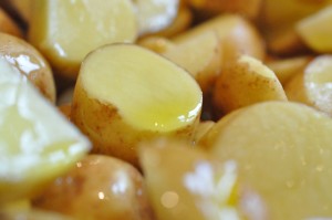 Pølseret med kartofler i ovn - nem pølsemi