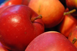 Gulerodskage - sund fedtfattig opskrift m. æble
