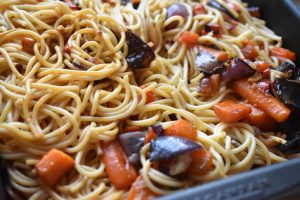 Svinefilet i ovn med grøntsager og pasta