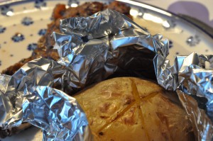 Bagekartofler - bagte kartofler i ovn med hvidløgssmør