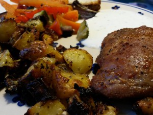 Marinerede koteletter & græske kartofler i ovn