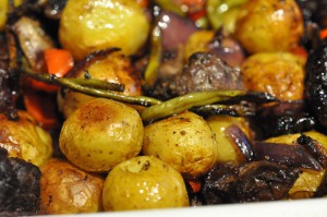 Kartofler i ovn med oksekød & grøntsager