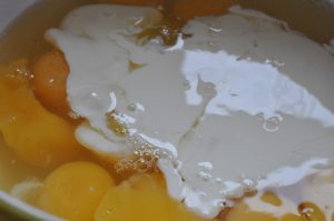 Æggekage i ovn med grøntsager - opskrift