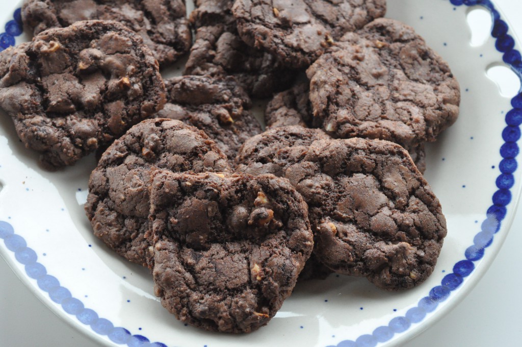 Cookies med chokolade og hasselnødder - nemme og sprøde