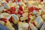 Bagt æblekage med crumble og kanel
