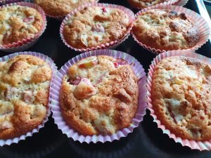 Makronmuffins med rabarber – muffins opskrift