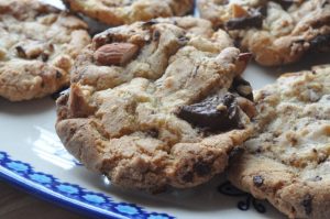 Cookies med mandler og chokolade - opskrift 
