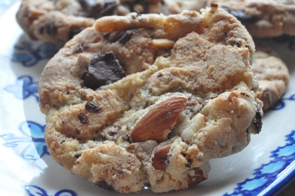 Cookies med mandler, chokolade og salt - nemme og sprøde