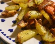 Kartofler og gulerødder i ovn - nem opskrift