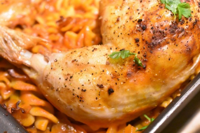 One Pot pasta med kylling, bønner, tomat og rosmarin - nem opskrift