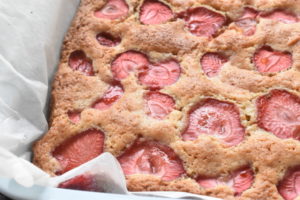 Makronkage - kage med jordbær og makroner