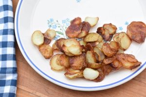 Hjemmelavede chips i ovn – sprøde kartoffelchips