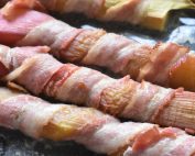 Rabarber med bacon - opskrift til grill eller ovn