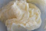 Smørcreme med citron & vanilje - nem opskrift