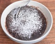 Brownie i kop - nem chokoladekage på 1 minut