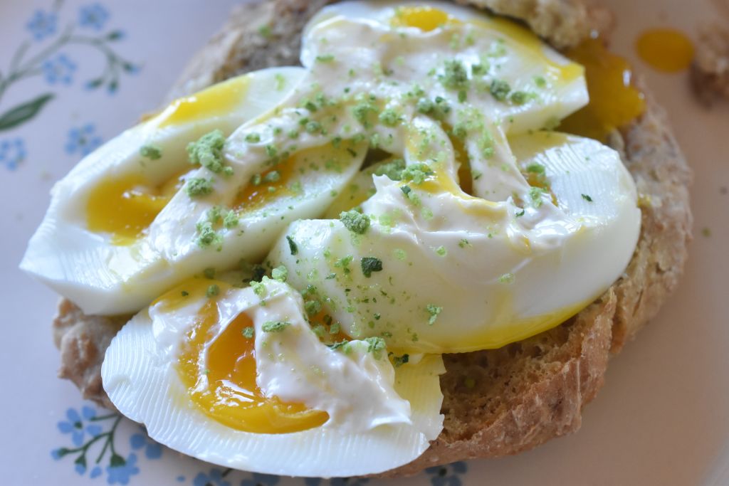 Æggemad med mayo og ramsløgsalt - opskrift