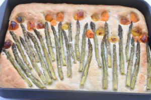 Foccacia med asparges - nemt madbrød