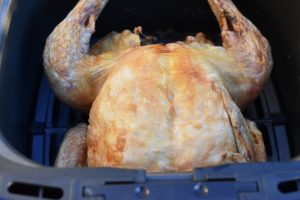 Hel kylling i airfryer - nem opskrift 