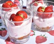 Jordbær cheesecake i glas uden husblas - nem
