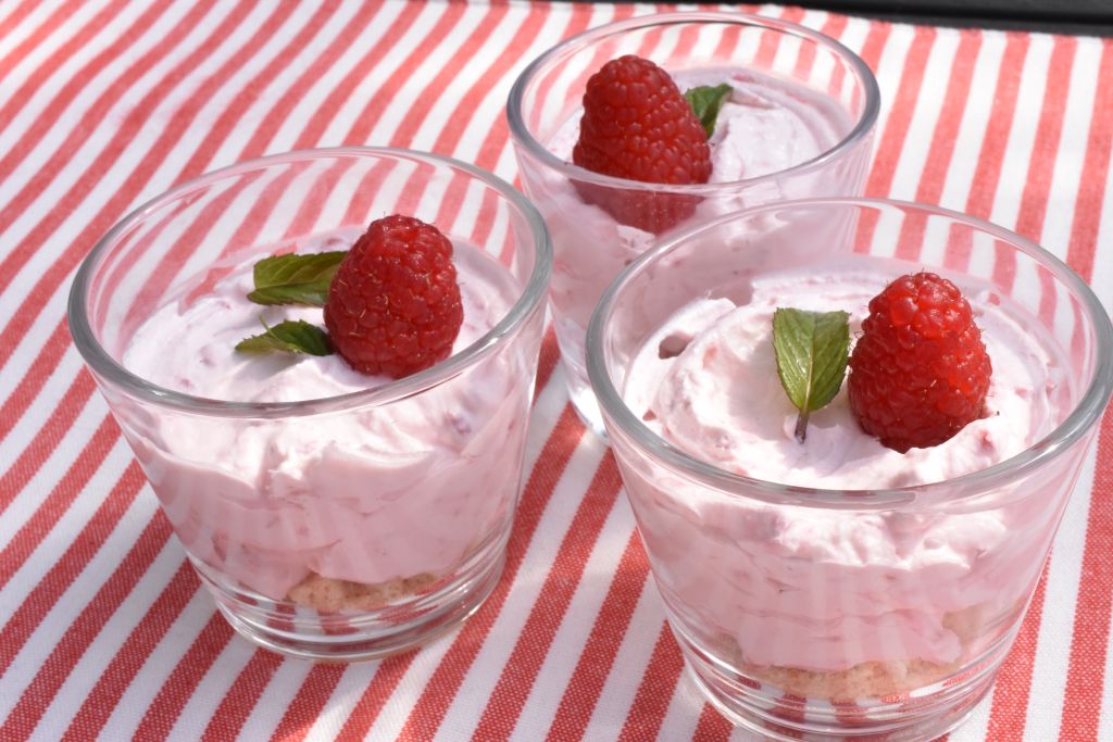 Hindbær cheesecake i glas - nem opskrift