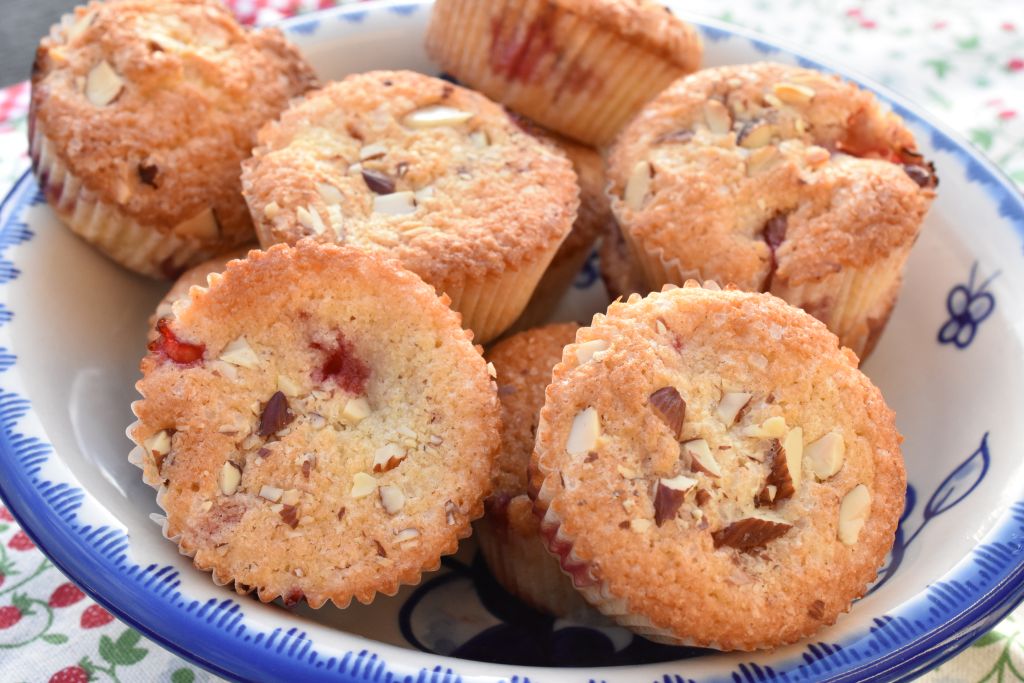 Lækre muffins med jordbær - nem opskrift